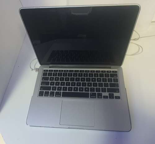 **Macbook Pro 13inch Retina 2015** 8Gb Ram**