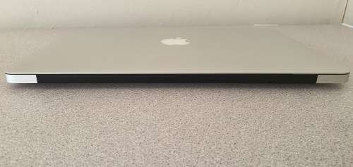 **MacBook Air 13.3-inch ** Inte Core i5 1.8GHz ** 8GB RAM ** 128GB SSD ** CYCLE COUNT 213**