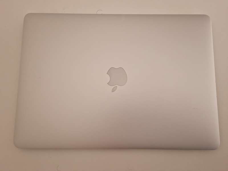 2020 Apple MacBook Air 13-inch M1 8-Core CPU, 7-Core GPU (8GB Unified RAM, 256GB SSD, Silver)