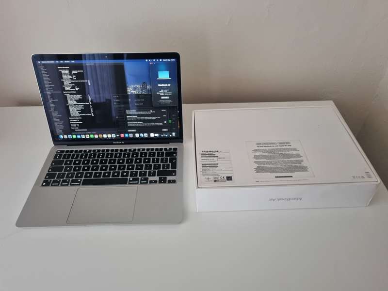 2020 Apple MacBook Air 13-inch M1 8-Core CPU, 7-Core GPU (8GB Unified RAM, 256GB SSD, Silver)