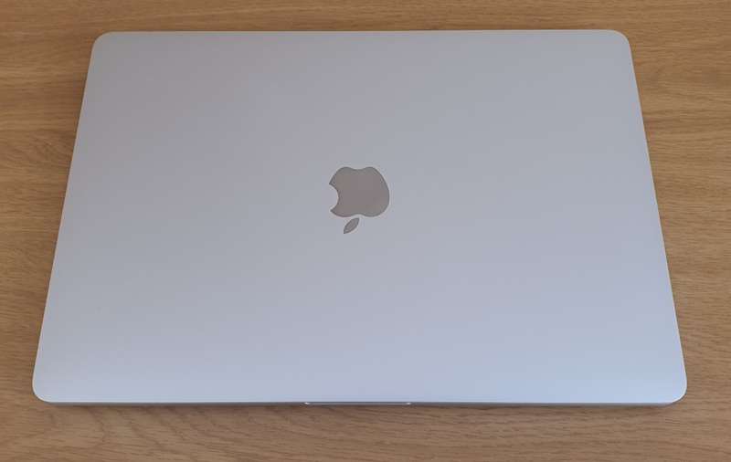 Apple MacBook Pro (13-inch, 2022, M2)