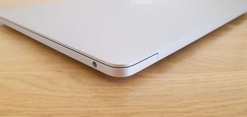 Apple MacBook Pro (13-inch, 2022, M2)