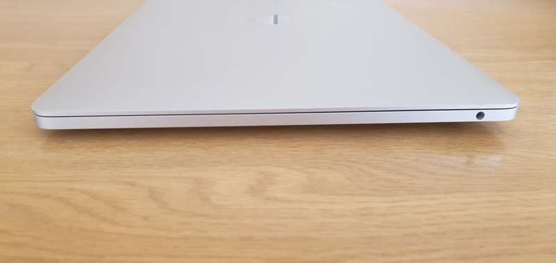 Apple MacBook Pro (13-inch, 2022, M2)