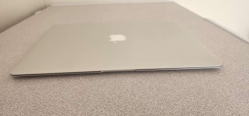 2017 MacBook Air 13.3-inch | Core i5 1.8GHz | 8GB RAM | 512GB SSD | 155 Cycle Count | macOS