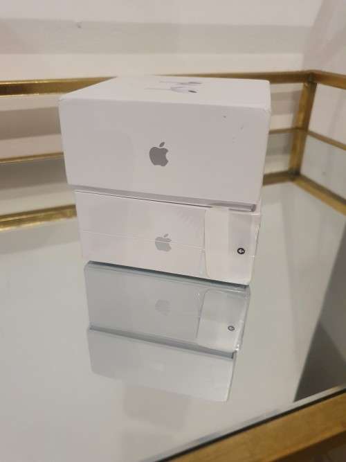 AIRPODS PRO *** DISPLAY PAIR ** READ!!