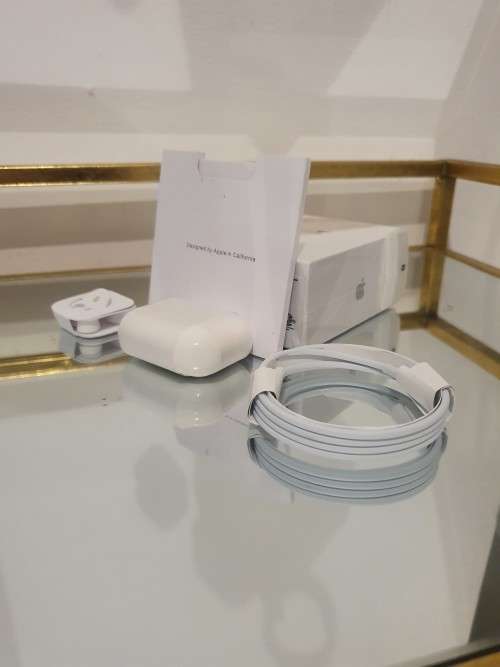 AIRPODS PRO *** DISPLAY PAIR ** READ!!