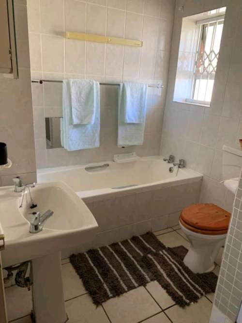 4 SLEEPER BEACH FRONT 3 NIGHTS HOLIDAY !! 2 BEDROOMS