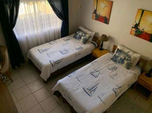 4 SLEEPER BEACH FRONT 3 NIGHTS HOLIDAY !! 2 BEDROOMS