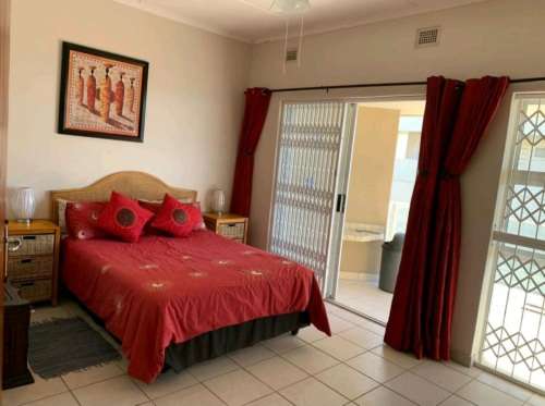 4 SLEEPER BEACH FRONT 3 NIGHTS HOLIDAY !! 2 BEDROOMS