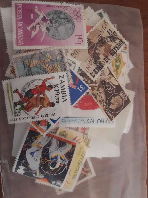 Large lot approx 500 Stamps from around the world