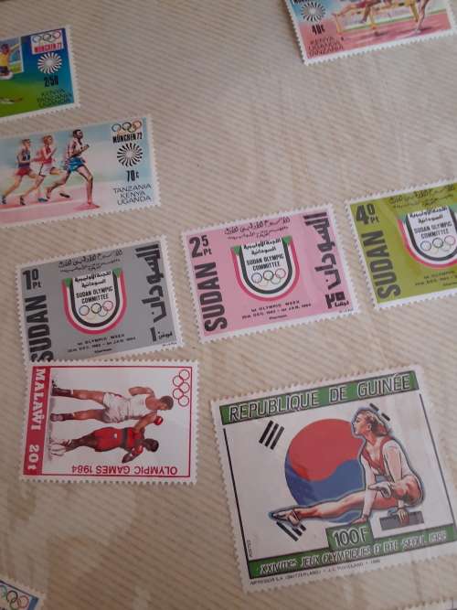 Large lot approx 500 Stamps from around the world