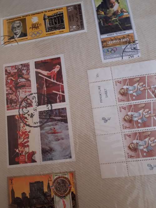 Large lot approx 500 Stamps from around the world