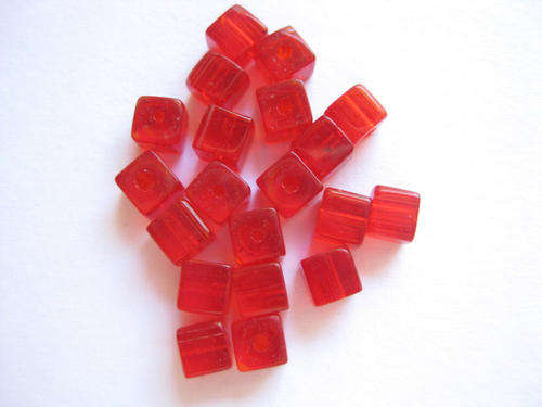 Glass cube beads, red, 4mm, 20pcs