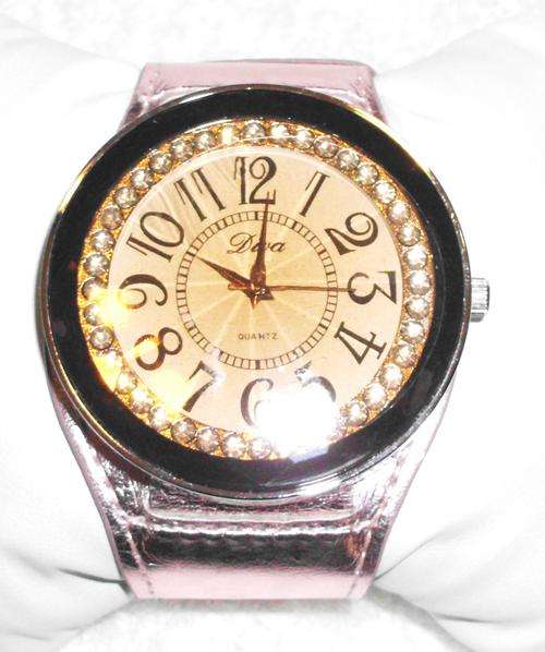 " LADIES FASHION WATCH " - DIVA STYLING - DIAMANTE DETAILING & PINK STRAP