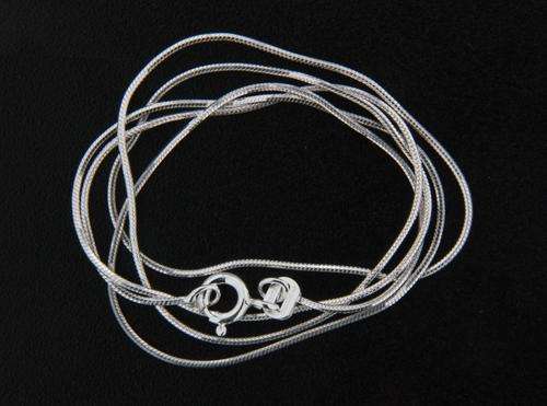 Solid 925 Sterling Silver chain 44cm long + 1.80g