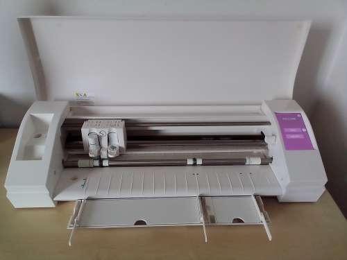 Silhouette CAMEO 3 Die-Cutting Machine