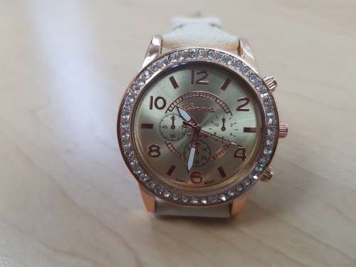 Geneva - Women Rhinestone Analog Leather Quartz Wrist Watch