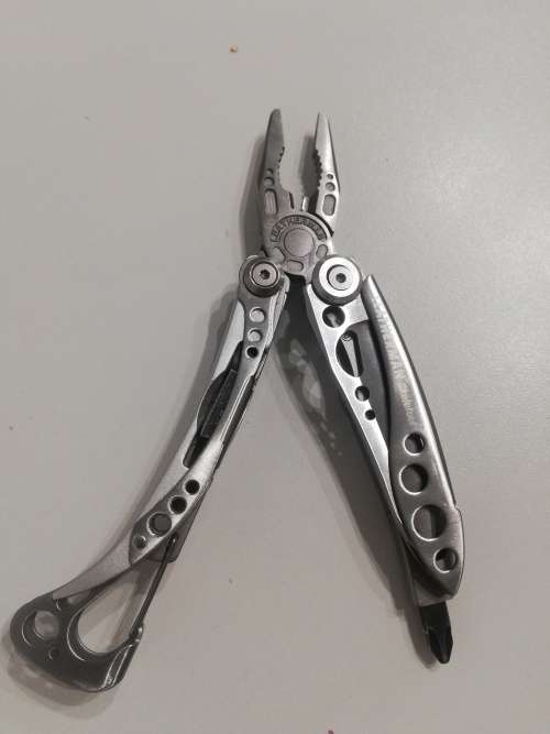 Leatherman skeletool
