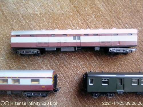 Lima Rolling stock 5 x coaches!!