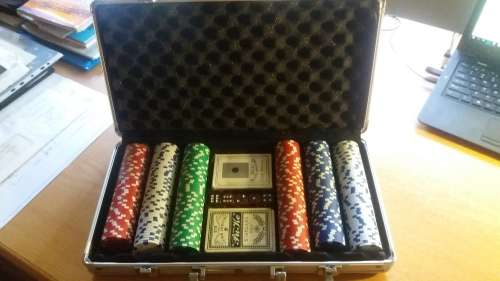 CASINO Poker set in Steel lockable case