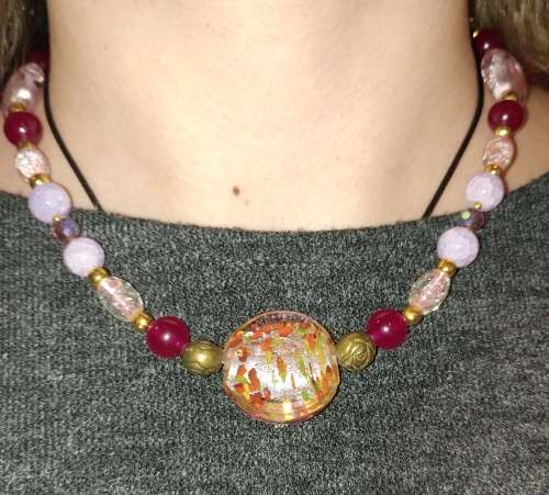 Chunky pink short beaded necklace. SN16