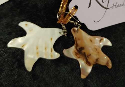 Starfish shell earrings. E40