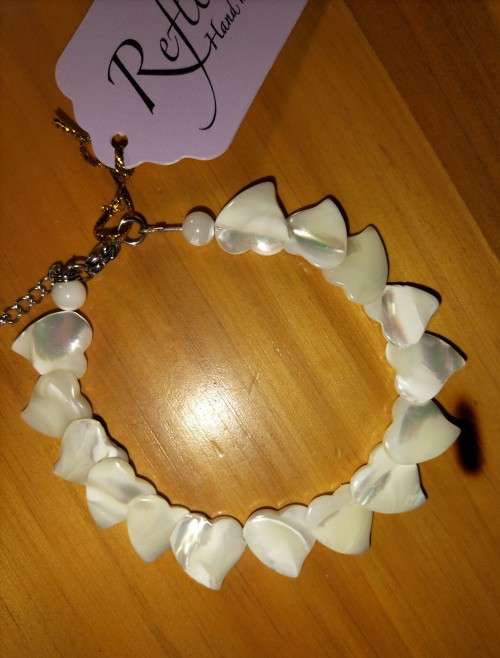 Mother of Pearl bracelet. B29