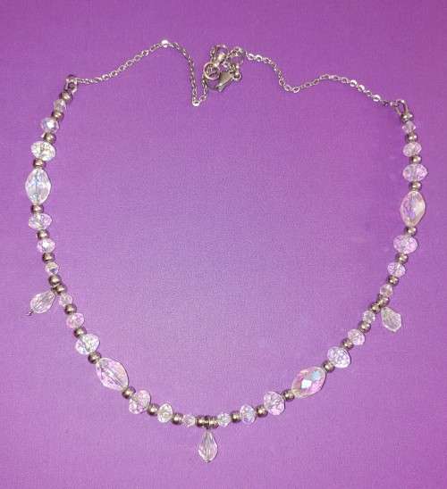 Beautiful short beaded necklace in clear glass and crystal AB. SN3