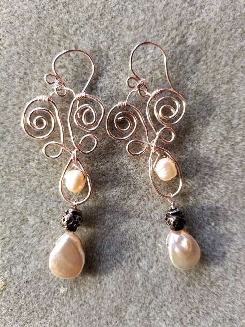 Rose Gold Celtic knot pearl earrings.  E115