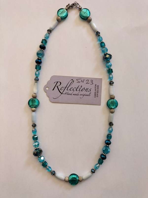 Blue crystal short necklace. SN23
