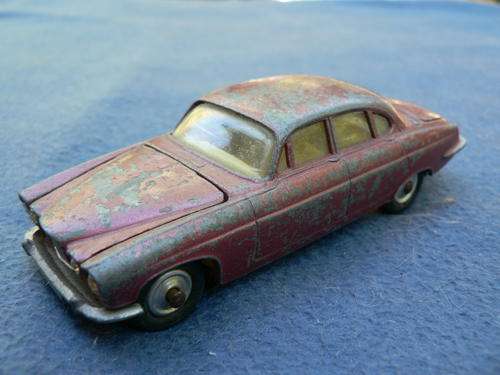 CORGI TOYS -  238  -  JAGUAR MK10