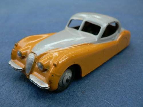 DINKY TOYS -  157  -  JAGUAR  XK 120