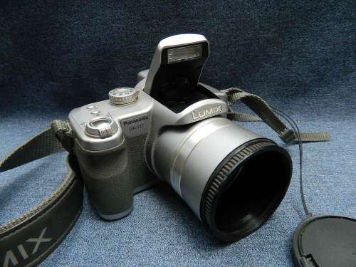 PANASONIC - "LUMIX" - DMC - FZ7 - DIGITAL CAMERA