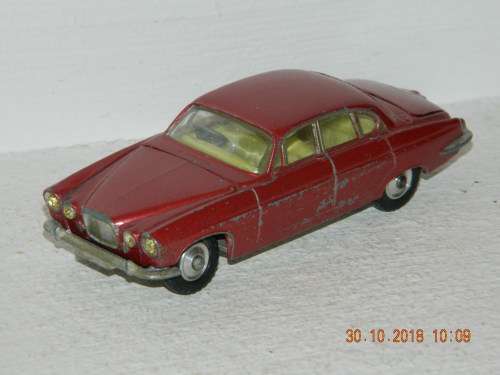 CORGI TOYS  -  238  -   JAGUAR MARK X SALOON