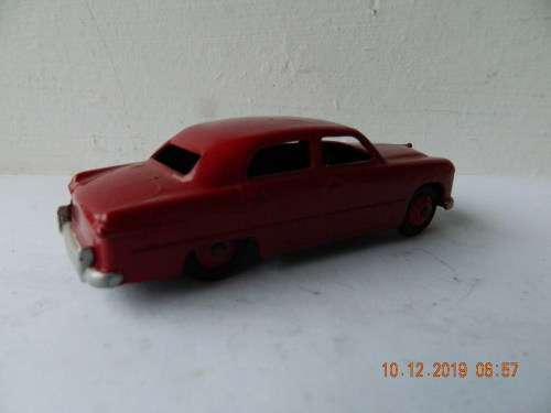 DINKY TOYS -  170 -  FORD SEDAN