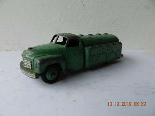 DINKY TOYS -  441 -  PETROL TANKER