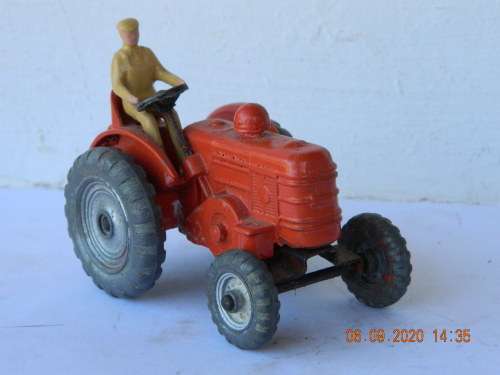 DINKY TOYS -  301  -  FIELD MARSHALL TRACTOR