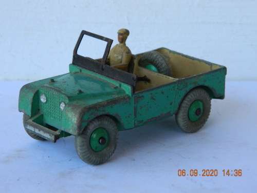DINKY TOYS -  340  - LAND ROVER -  GREEN