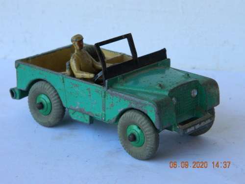 DINKY TOYS -  340  - LAND ROVER -  GREEN