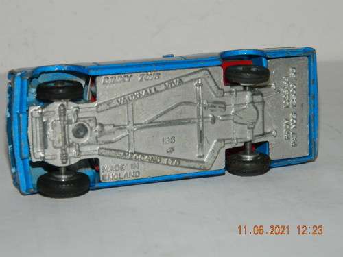 DINKY TOYS -  136  -  VAUXHALL VIVA