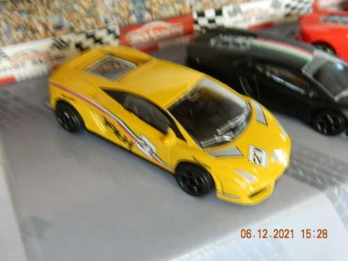 MAJORETTE  -   LAMBORGHINI GIFTPACK  -  (5 OFF IN PACK)