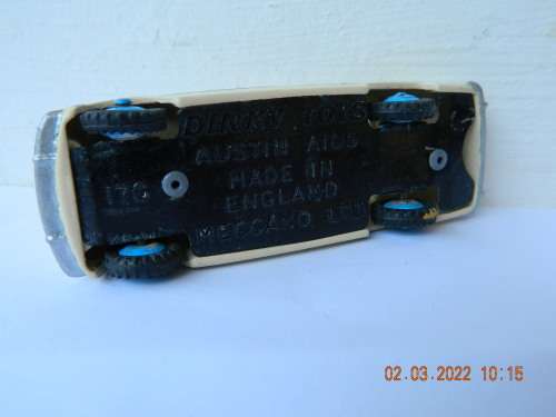 DINKY TOYS -  176  -  AUSTIN A105