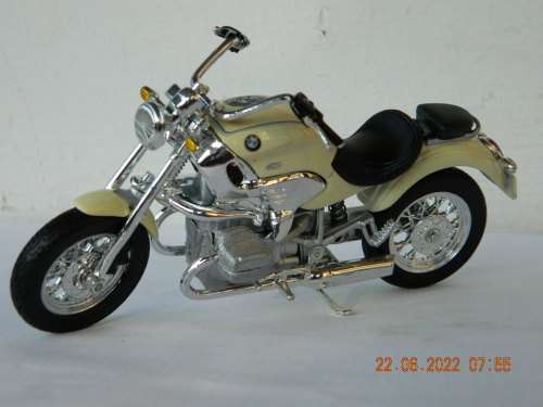 MAISTO -  BMW R1200C - HACHETTE MEGABIKE - MOTORCYCLE