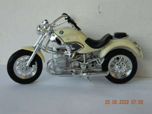 MAISTO -  BMW R1200C - HACHETTE MEGABIKE - MOTORCYCLE