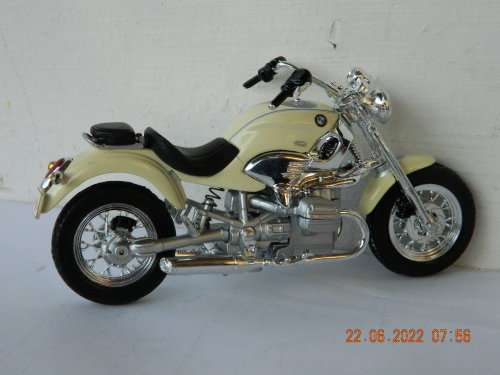 MAISTO -  BMW R1200C - HACHETTE MEGABIKE - MOTORCYCLE