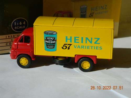 VANGUARDS - VA8000 - BEDFORD `S` TYPE VAN