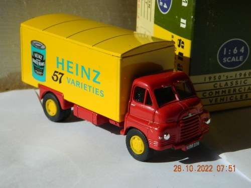 VANGUARDS - VA8000 - BEDFORD `S` TYPE VAN