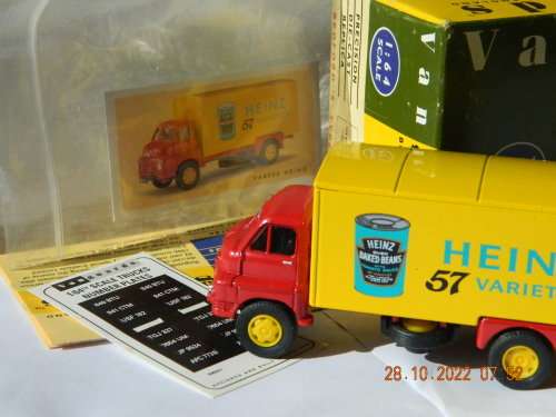 VANGUARDS - VA8000 - BEDFORD `S` TYPE VAN