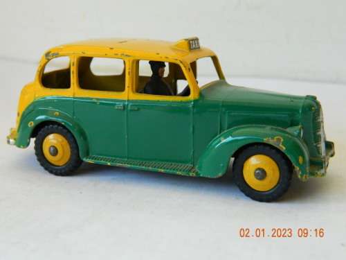 DINKY TOYS  -  254  -  AUSTIN TAXI