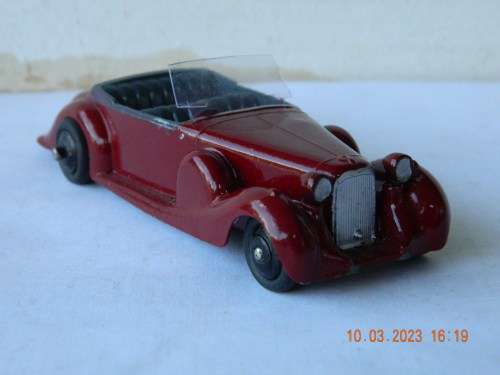 DINKY TOYS  -  38c  -  LAGONDA SPORTS COUPE